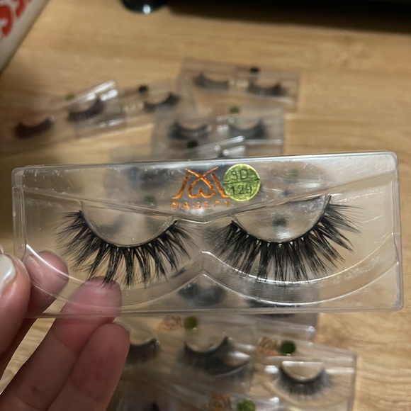 Magefy Eyelash Set Bundle - Picture 8 of 9